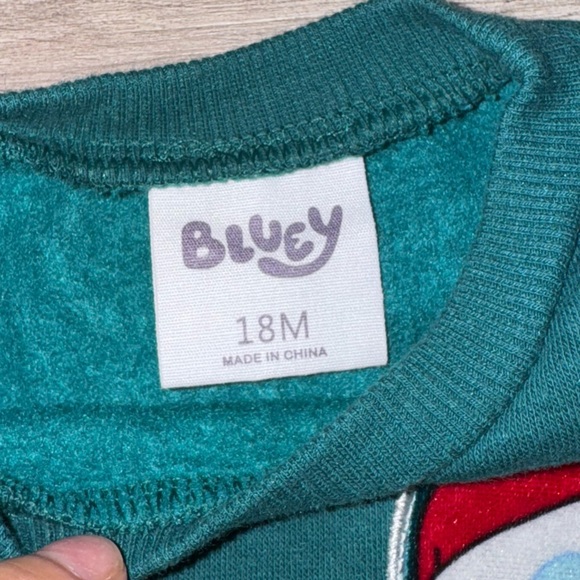 BLUEY Christmas Sweatshirt - Picture 2 of 3